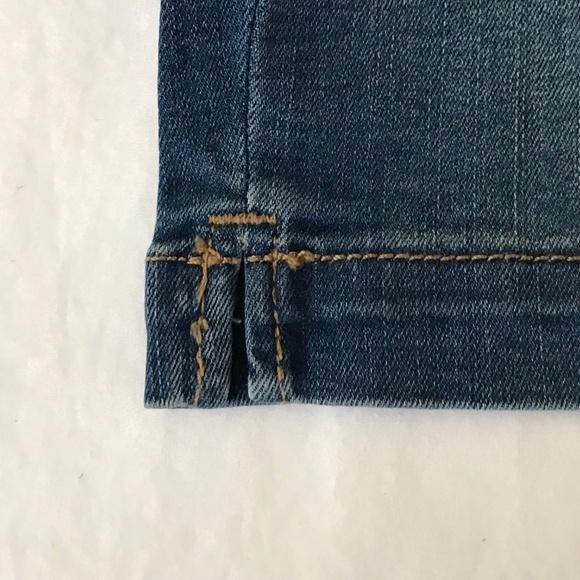 CROFT & BARROW Mid Rise Bermuda Shorts Medium Wash Jean Shorts Women’s Size 4 - Picture 7 of 16